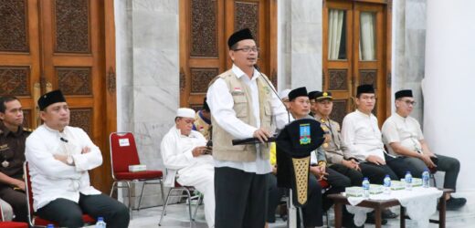 Dini Hari, 393 Jemaah Haji Kabupaten Serang Kloter 37 Diberangkatkan