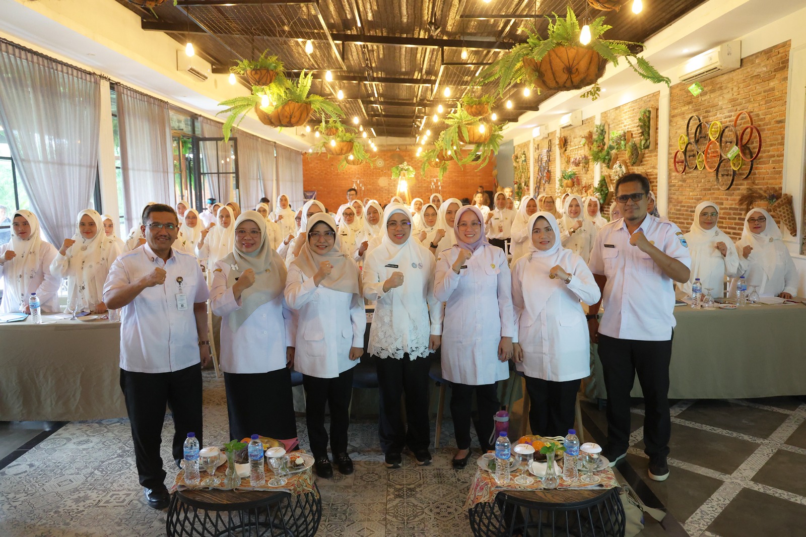 Ketua TP Posyandu Provinsi Banten Tinawati Andra Soni : Penerapan Enam SPM Posyandu Perlu Dukungan Semua Pihak