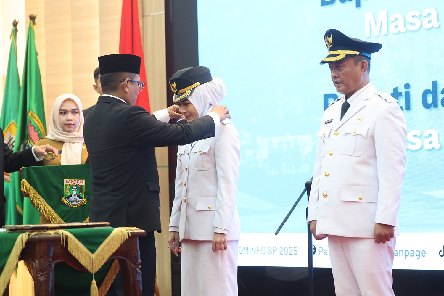 Resmi, Ratu Rachmatuzakiyah-Najib Hamas Jabat Bupati dan Wakil Bupati Serang
