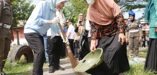 Bupati Serang Ratu Rachmatuzakiyah Pimpin Gerebeg Sampah di Cikande