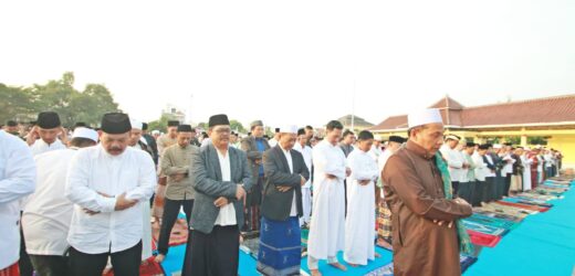 Sholat Idul Adha di Alun-alun Kramatwatu, Najib Hamas Ajak Tingkatkan Kepedulian terhadap Sesama