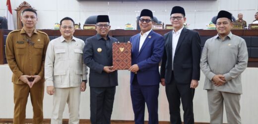 Raperda Penyelenggaraan Jaminan Sosial Ketenagakerjaan, Gubernur Andra Soni : Untuk Mengintervensi Pekerja Non Formal dan Rentan