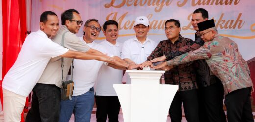 Saksikan Penyerahan Enam Belas Rumah Gratis, Wagub Banten A Dimyati Natakusumah Dorong Developer Bantu Warga Tak Mampu