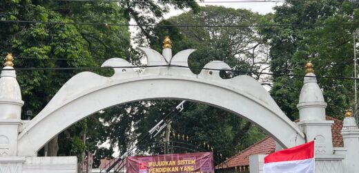 Ratusan Guru dan Mahasiswa Demo di Pendopo Gubernur Bongkar Masalah Pendidikan Banten