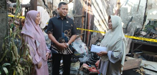 Dari Gaji Pribadi, Hadir Empati: Legislator PKS Bantu Korban Kebakaran