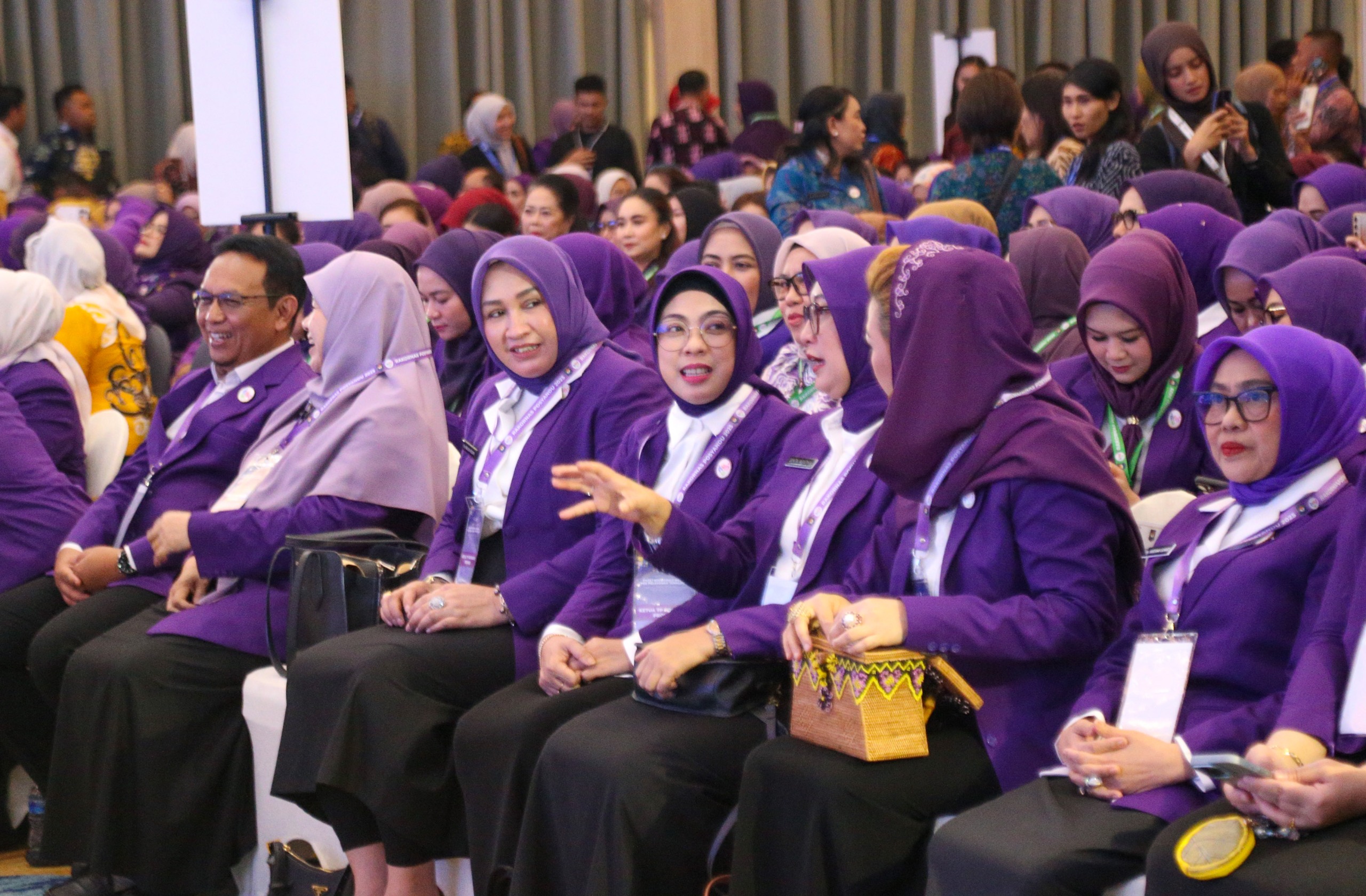 Di Rakornas Posyandu 2025: Tinawati Andra Soni Tegaskan Provinsi Banten Sudah Lakukan Transformasi Layanan