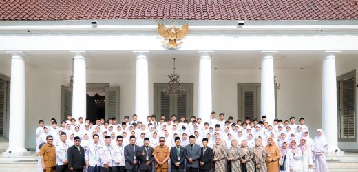 Gubernur Banten Andra Soni Ajak Ratusan Siswa SD Belajar Sejarah di Gedung Negara