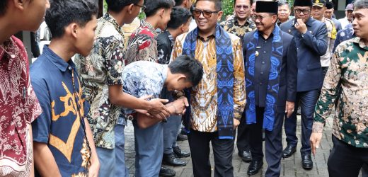 Plafon Satu Kelas di SMAN 14 Kota Tangerang Rusak, Gubernur Andra Soni Lakukan Peninjauan