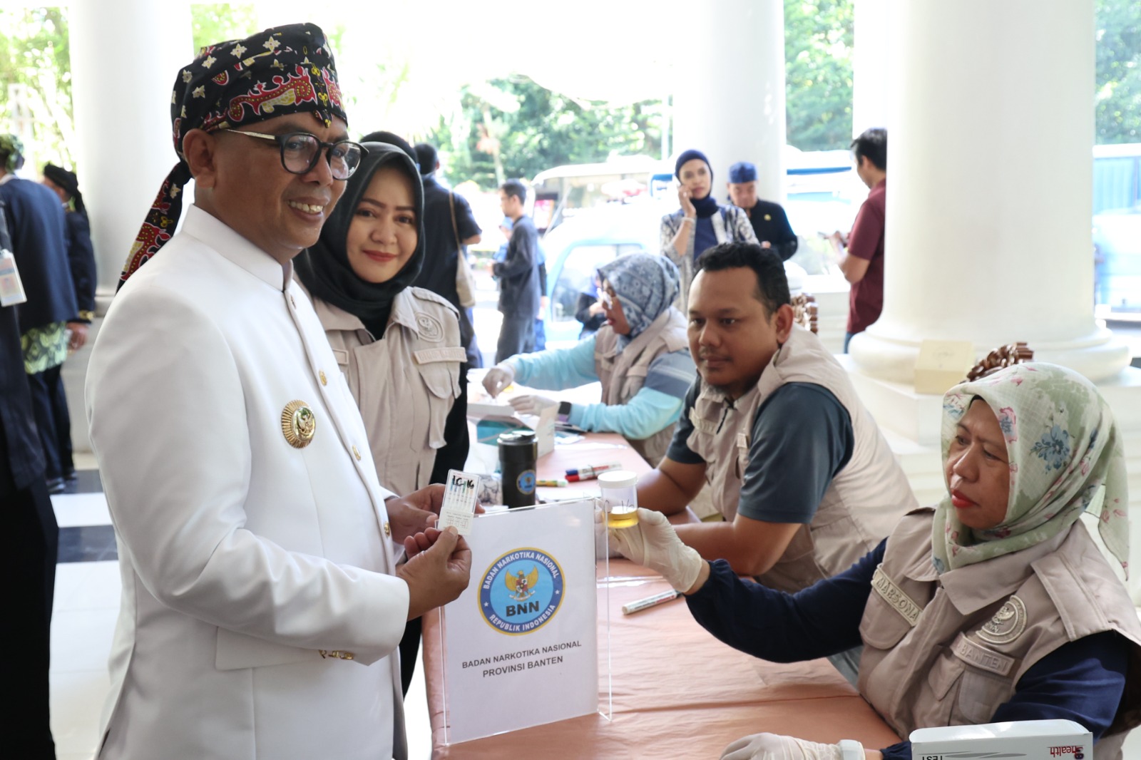 Momen HUT Ke-25 Provinsi Banten, Gubernur Andra Soni Beri Teladan dengan Ikut Tes Urine ASN