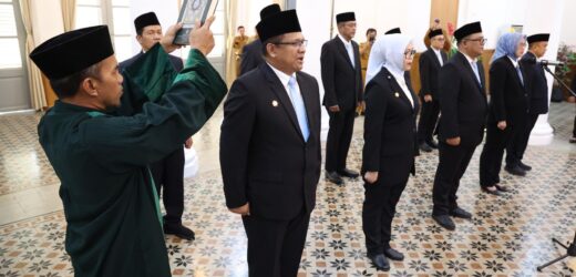 Lantik 10 Pejabat Pemprov Banten, Gubernur Andra Soni Terapkan Manajemen Talenta Berbasis Kinerja
