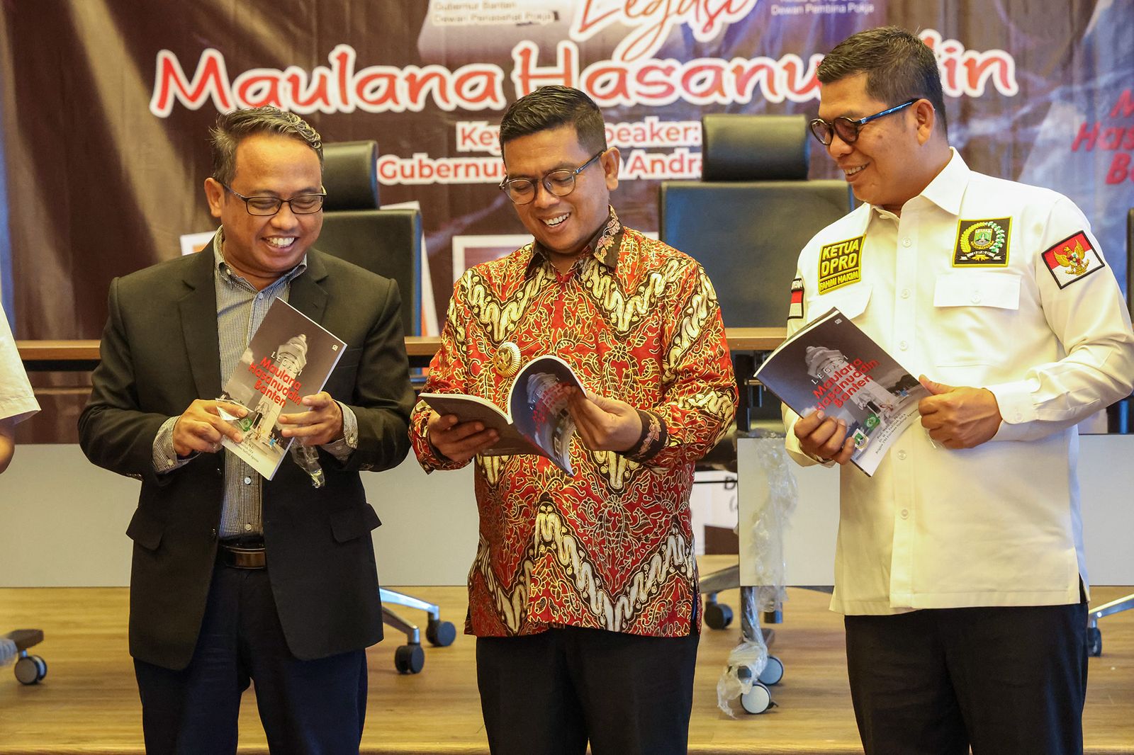Pokja Wartawan Gelar Launching dan Bedah Buku Legasi Maulana Hasanuddin Banten