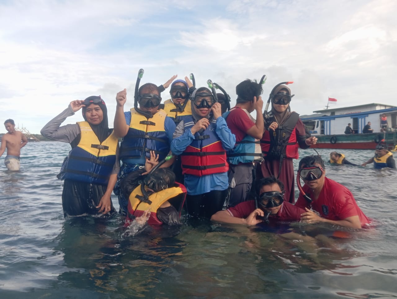 Open Trip Pulau Peucang Relawan AnDim Pecahkan Rekor Terbanyak