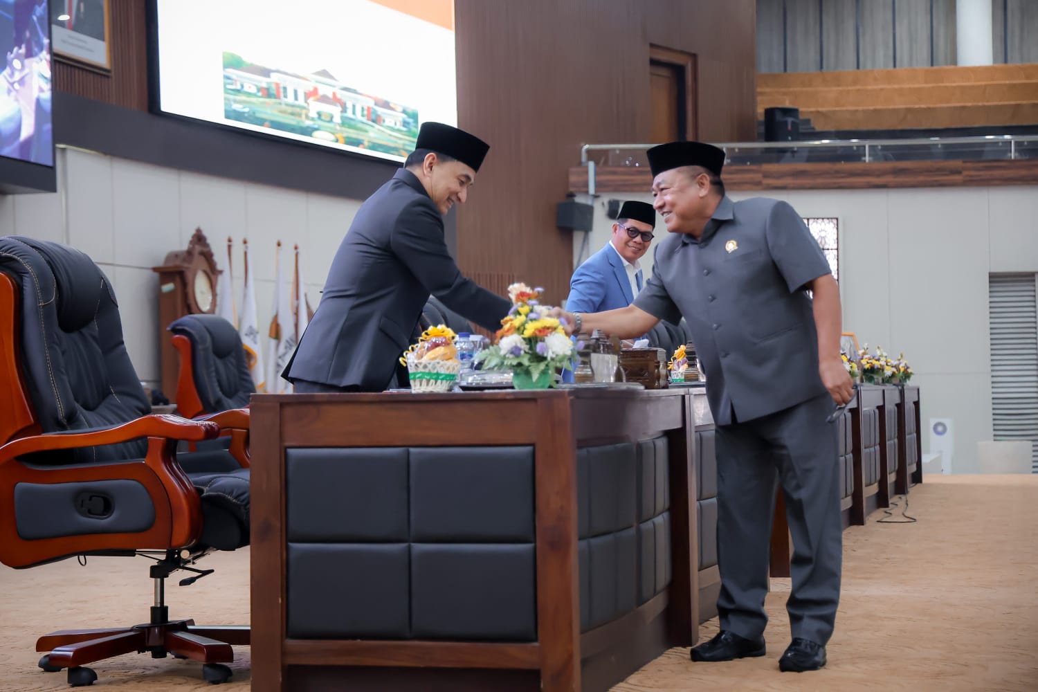 Rapat Paripurna Pandangan Fraksi atas Raperda Penyertaan Modal Banten dan Raperda RPJMD 2025 – 2029, Wagub Banten A Dimyati Natakusumah: DPRD Provinsi Banten Pada Prinsip Setuju ke Pansus