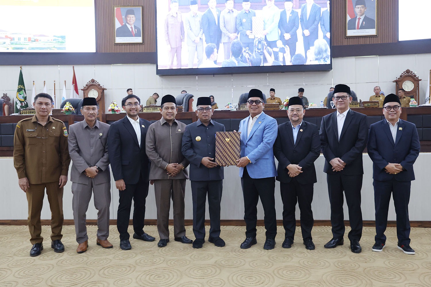 Amanat Perundang – undangan, Gubernur Banten Andra Soni Komitmen Perkuat Permodalan Bank Banten