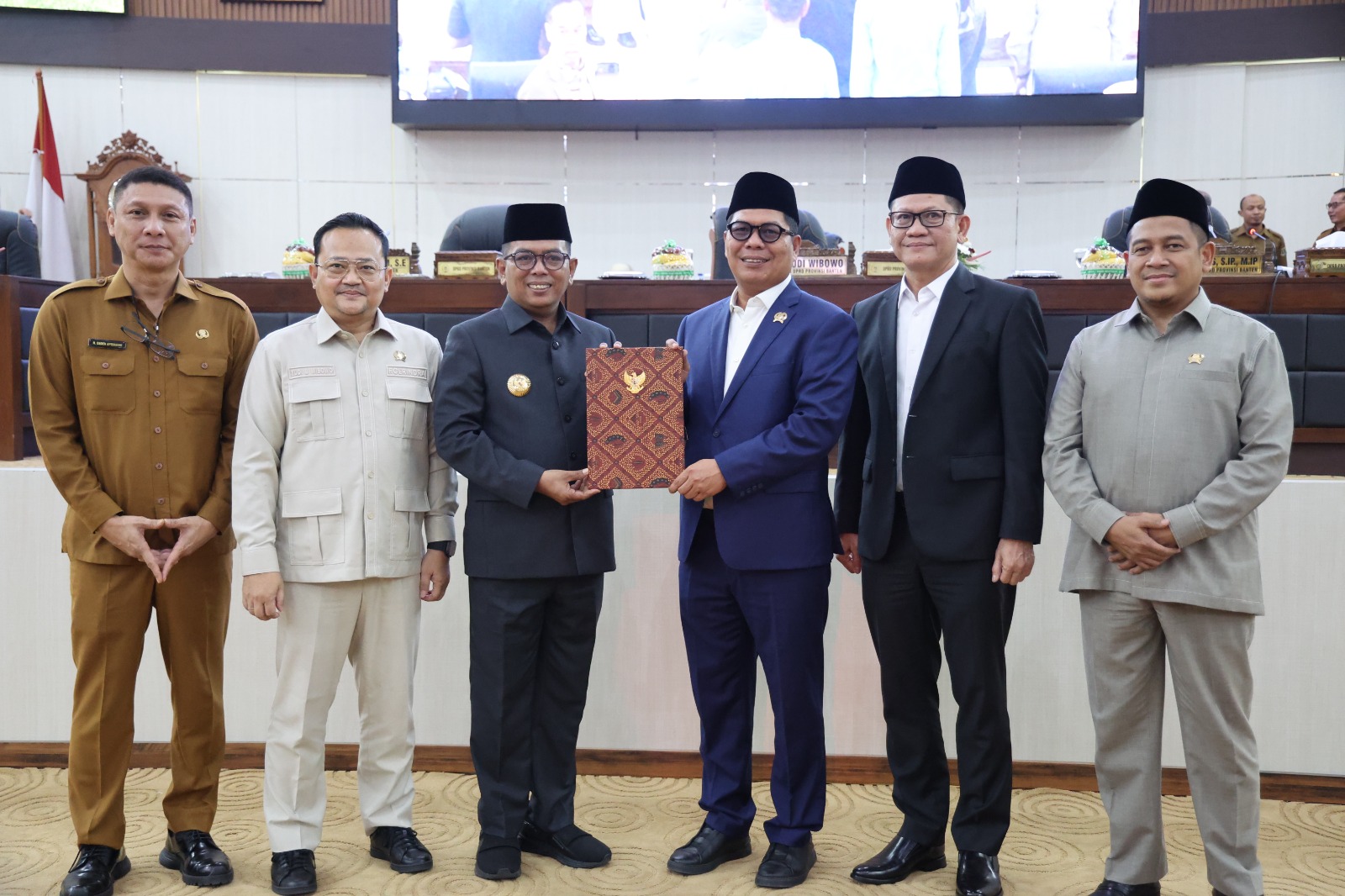 Raperda Penyelenggaraan Jaminan Sosial Ketenagakerjaan, Gubernur Andra Soni : Untuk Mengintervensi Pekerja Non Formal dan Rentan