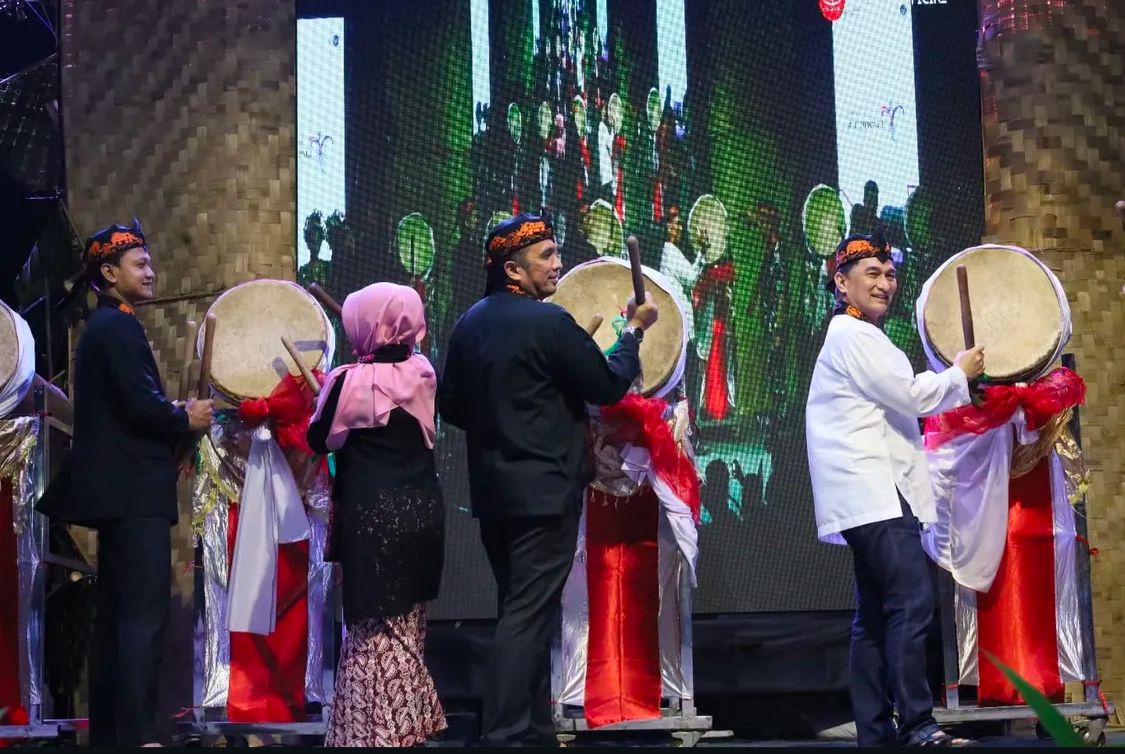 Dispar Banten Dukung Kesenian Gebrang Ngadu Bedug