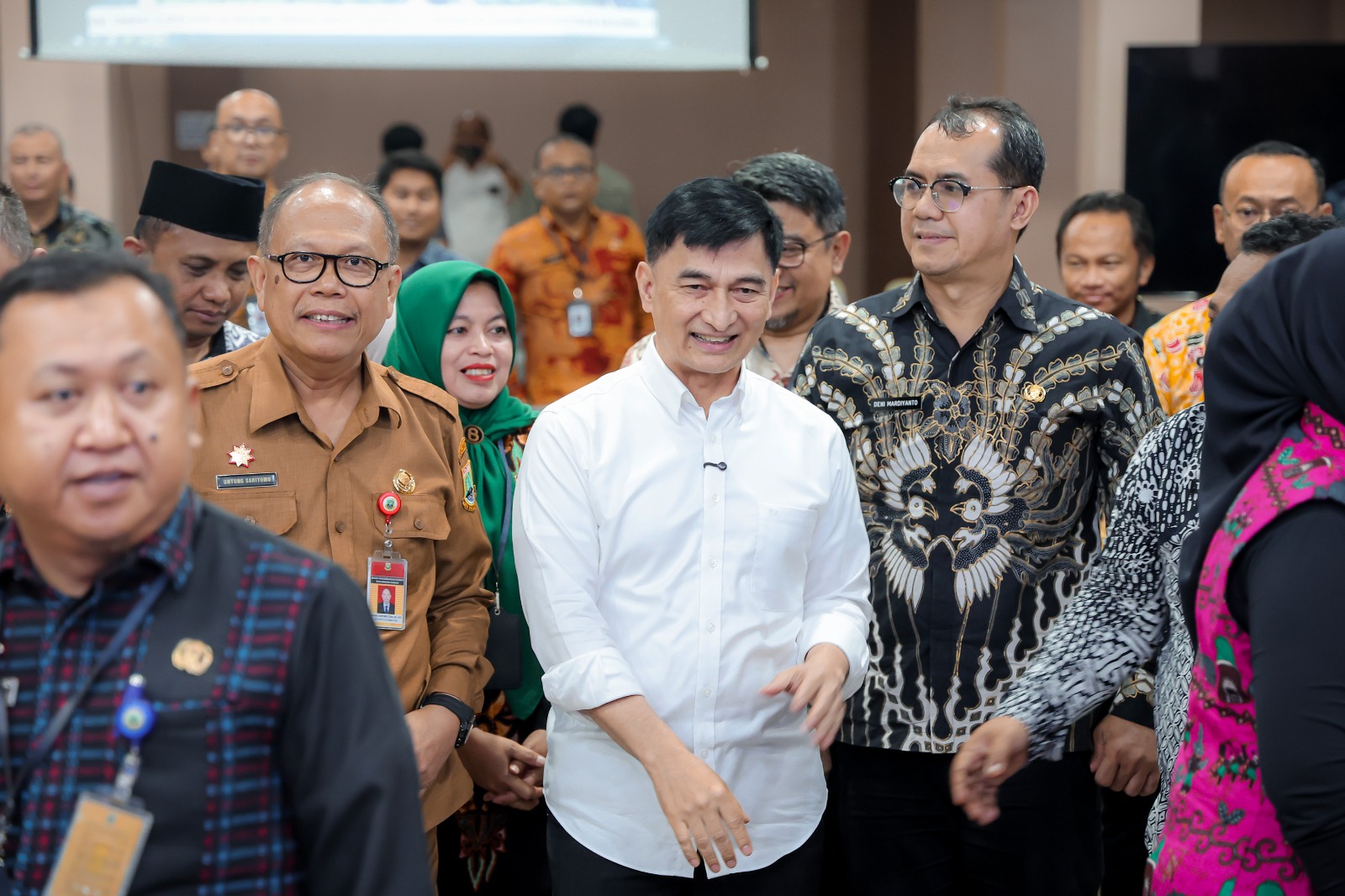 Gubernur Banten Andra Soni Ajak ASN Menjadi Pemimpin Cerdas dan Sebagai Teladan