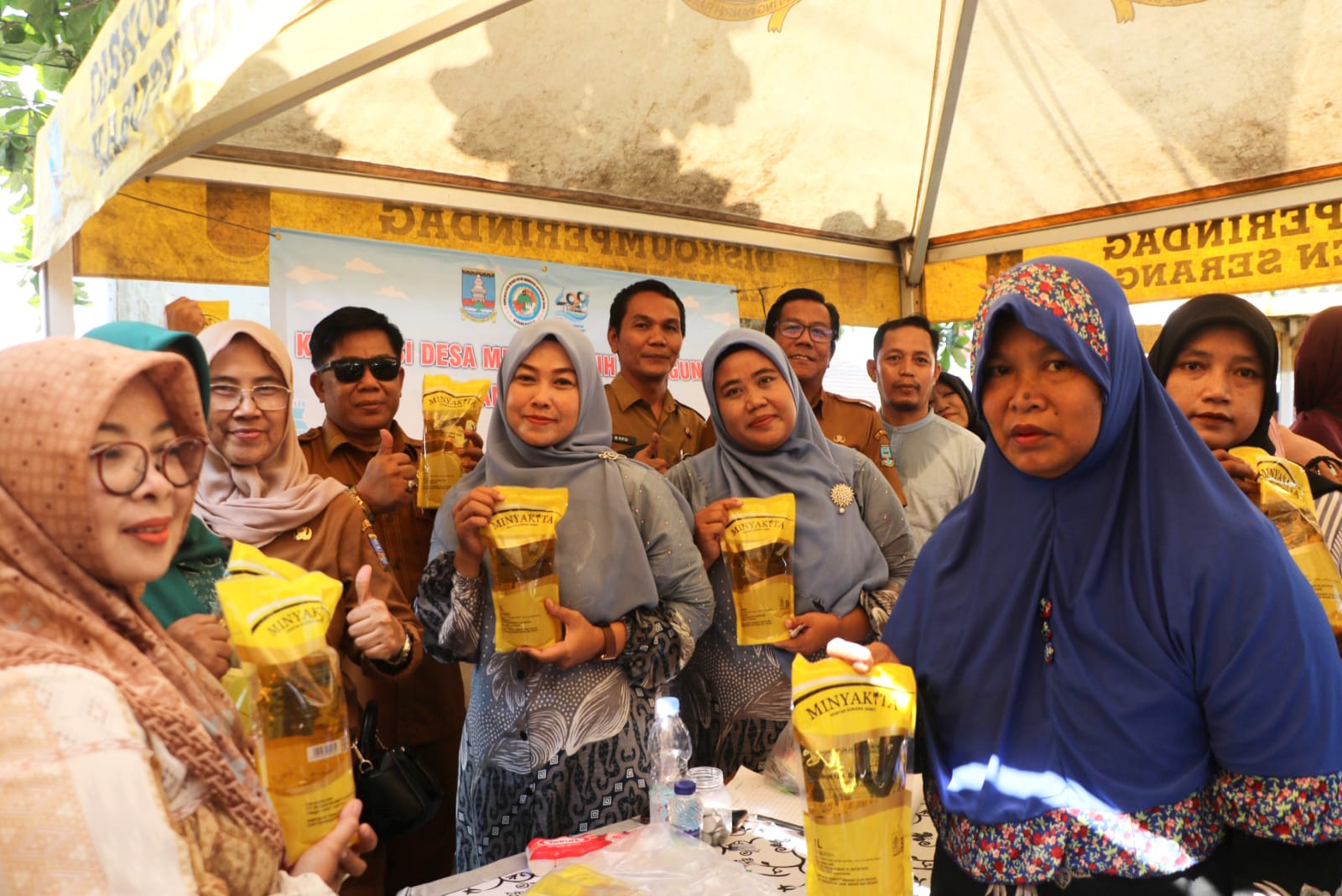 Warga Antusias Belanja di Bazar Murah Rangkaian HUT ke-499 Kabupaten Serang
