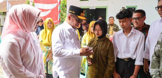 Gubernur Andra Soni Tinjau MBG dan Motivasi Siswa SMK Prawira Pandeglang