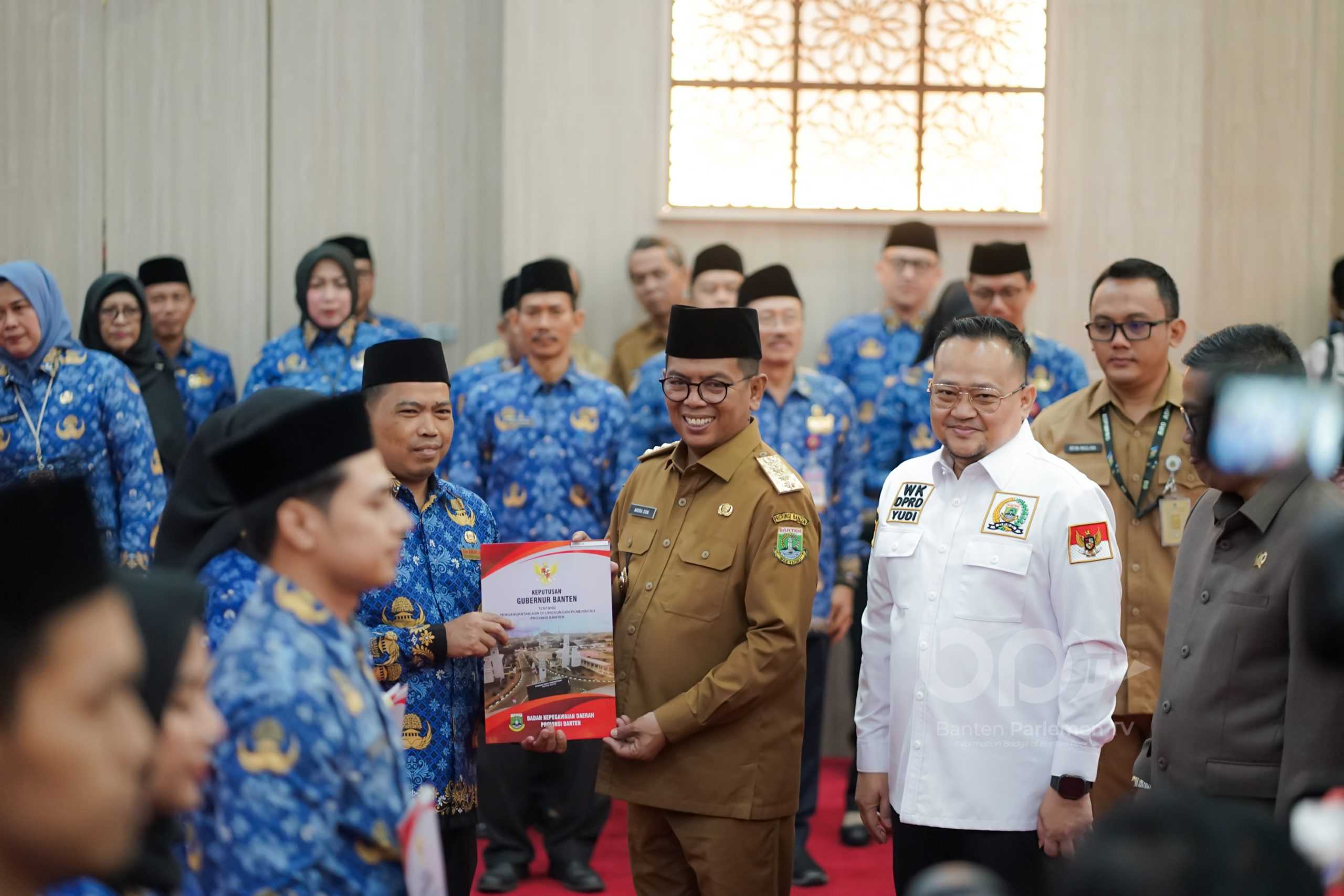 Hadiri Pelantikan PPPK Pemprov Banten Tahap II, Wakil Ketua DPRD Banten : Semoga Memicu Semangat Untuk Beri Pelayanan Maksimal